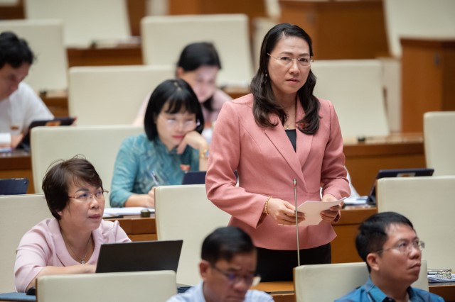 ĐBQH NGUYỄN THỊ YẾN NHI: CẦN KHUYẾN KHÍCH THƯƠNG LƯỢNG, HÒA GIẢI ĐỂ GIẢI QUYẾT TRANH CHẤP LỢI ÍCH CỦA NHIỀU NGƯỜI TIÊU DÙNG